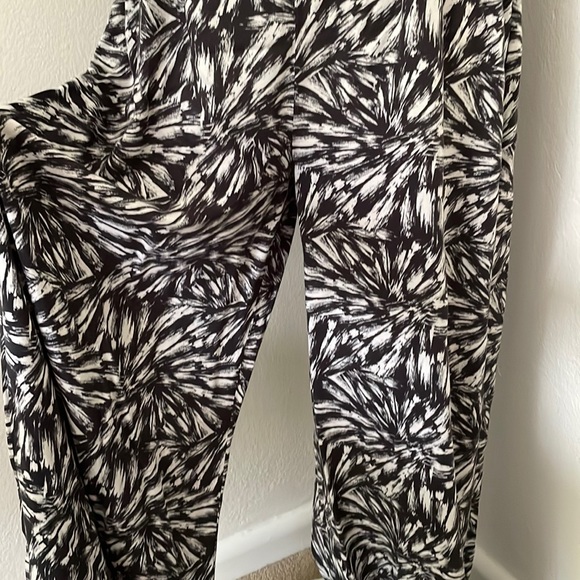 Striking Black & White Floaty Trouser Jumpsuit - Aus Size 12 - George at Asda - Picture 7 of 16